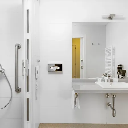 Hotel Royal Regency Paris 4*